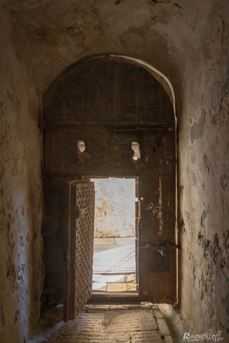 Historische Tür- Le Fort Carré