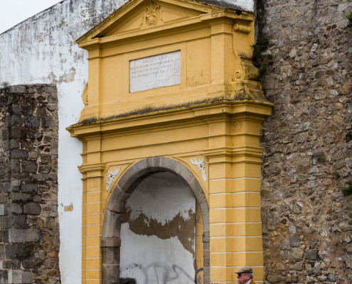 Porta de Aviz, Évora, Portugal