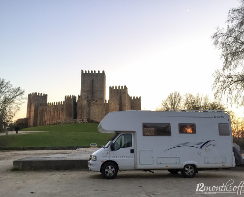 Parkplatz an der Burg, Guimarães